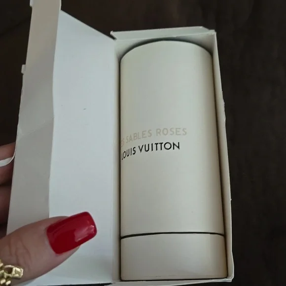 Louis Vuitton Les Sables Roses Black Perfume Bottle - Picture 9 of 12